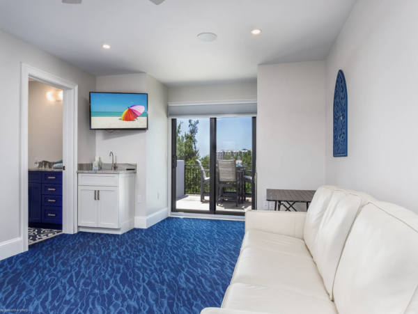 Luxurious Vacation Pool Home in Siesta Key 5 min walk to beach